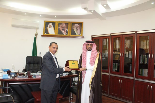 الملحقية الثقافية السعودية بصنعاء: رئيس مجلس الأمناء ورئيس الجامعة ينظمون زيارة دبلوماسية