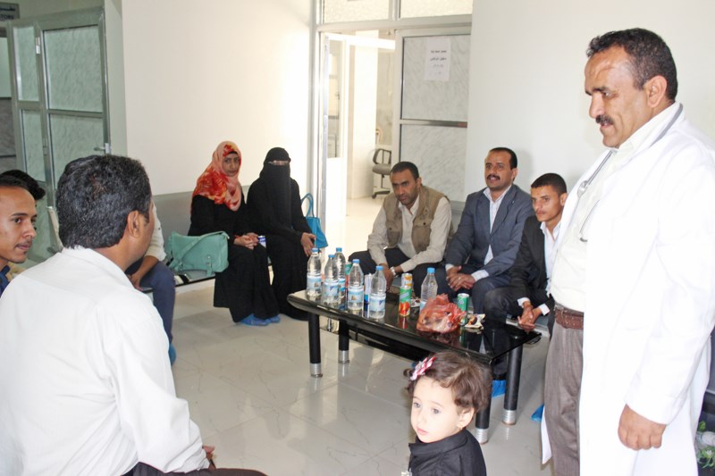 وفد جامعة الناصر يزور مستشفى 22 مايو لمرضى الفشل الكلوي