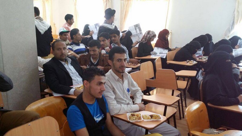 طلاب اللغات والإعلام ينظمون يوما مفتوحاً