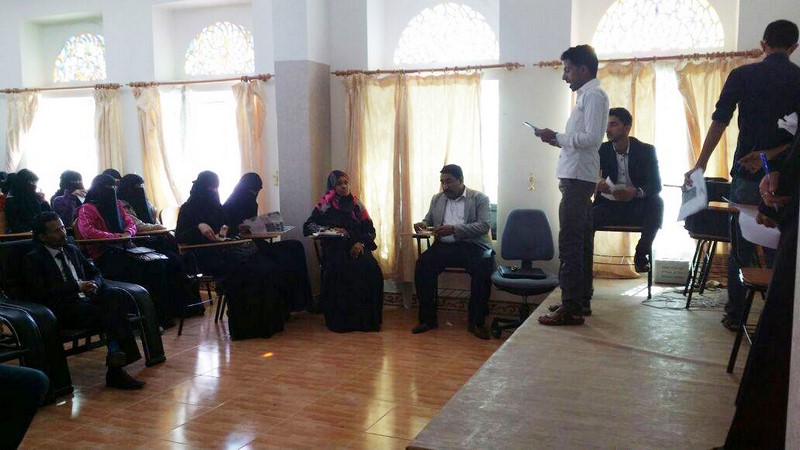 طلاب اللغات والإعلام ينظمون يوما مفتوحاً