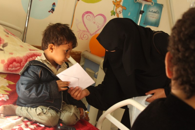 جامعة الناصر ترسم بسمة امل لمرضى السرطان