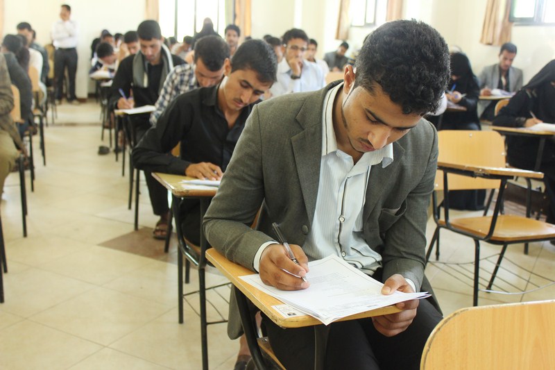 رئيس الجامعة يتفقد سير امتحانات الفصل الثاني للعام الدراسي 2015/ 2016