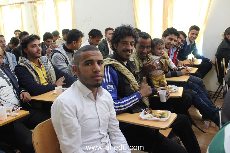 طلاب كلية العلوم الادارية يحتفون بإحراز لقب الدوري للعام ٢٠١٦-٢٠١٧
