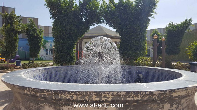 جامعة الناصر تنظم رحلة ترفيهية لموظفيها برفقة عائلاتهم