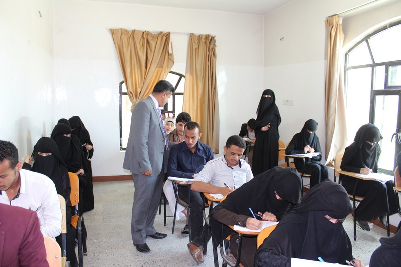 رئيس جامعة الناصر يتابع سير الامتحانات النهائية بكلية العلوم الطبية