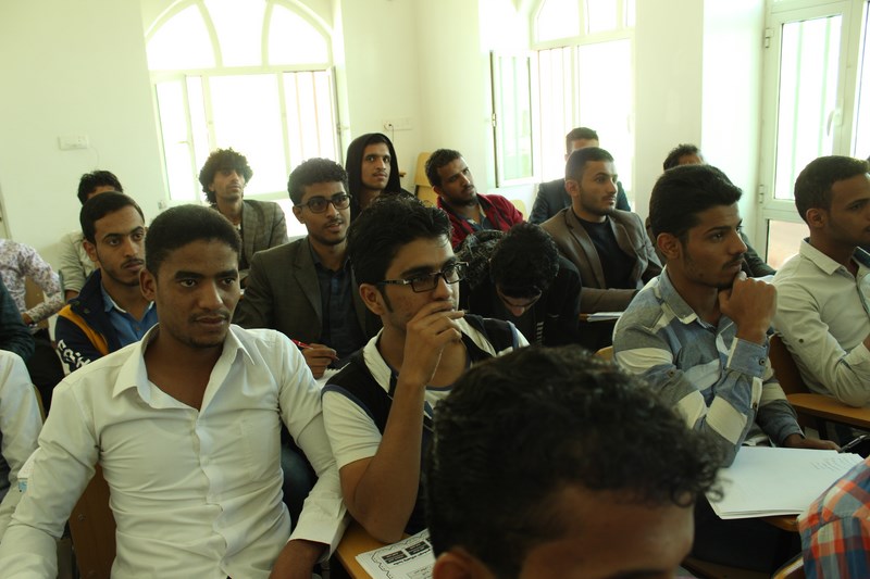 رئيس جامعة الناصر يتابع سير العملية التعليمية بكلية العلوم الطبية