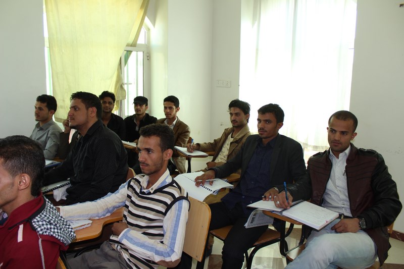 رئيس جامعة الناصر يتابع سير العملية التعليمية بكلية العلوم الطبية