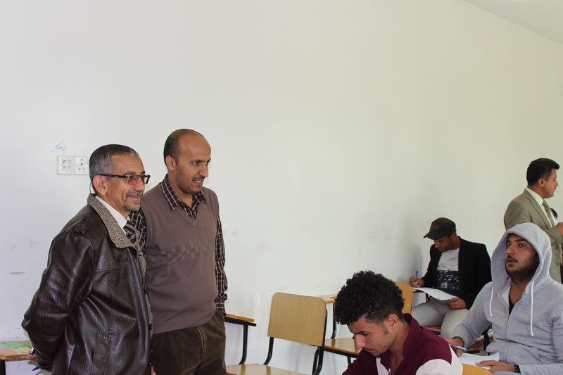 رئيس جامعة الناصر يتفقد امتحانات الفصل الاول للعام الدراسي٢٠١٧-٢٠١٨م