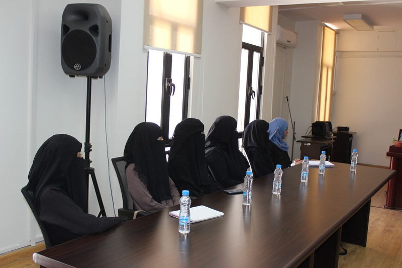 طلاب نظم المعلومات الإدارية يختتمون برنامجاً تدريبياً في بنك كاك بنك