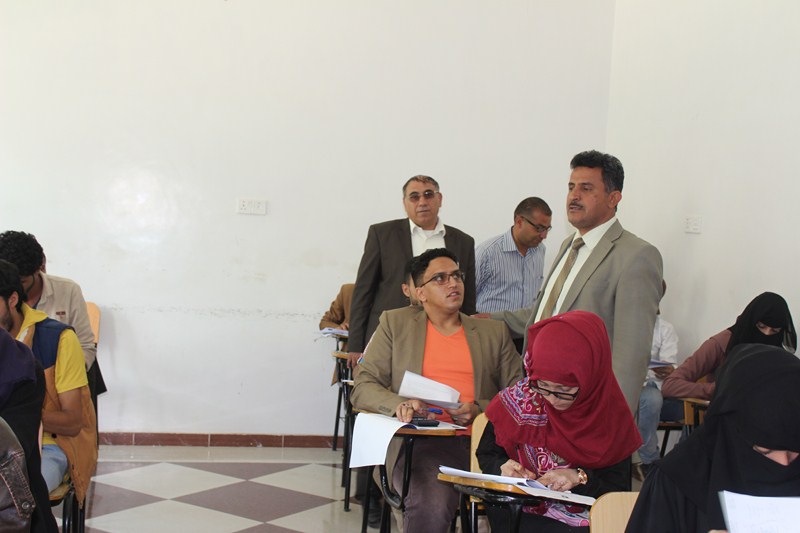 رئيس جامعة الناصر يتابع سير امتحانات كليتي العلوم الإدارية والإنسانية للعام الدراسي 2018-2019 