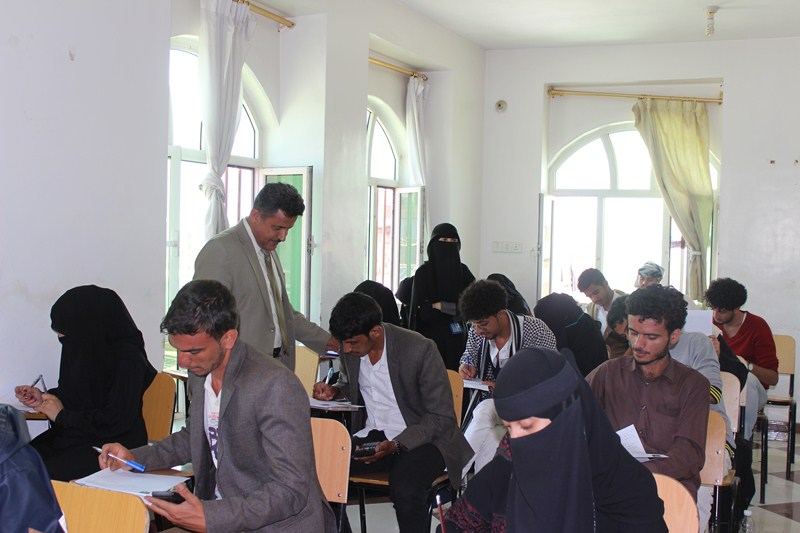 امتحانات كليتي العلوم الإدارية والإنسانية جامعة الناصر 2018-2019