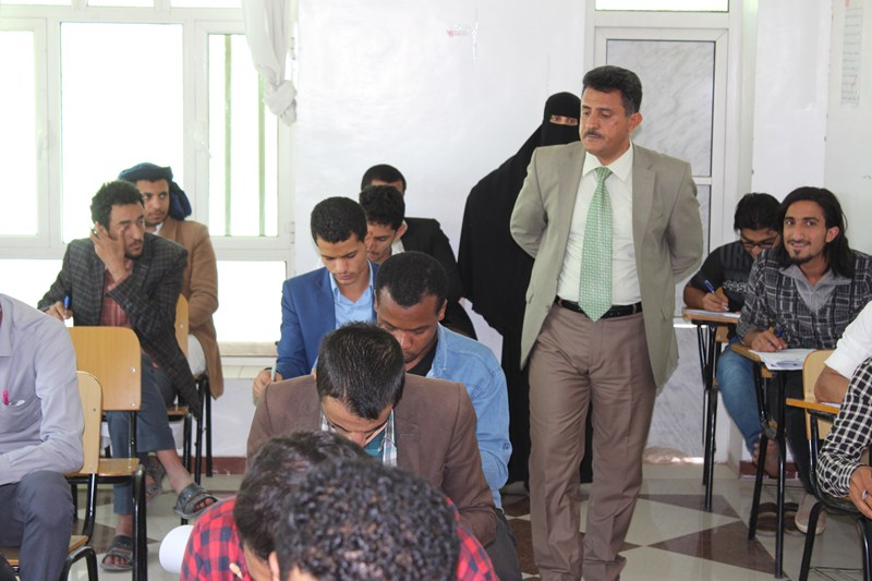 رئيس جامعة الناصر يواصل زياراته الدورية لمتابعة سير الامتحانات النهائية