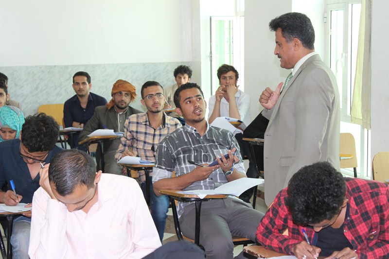 رئيس جامعة الناصر يواصل زياراته الدورية لمتابعة سير الامتحانات النهائية