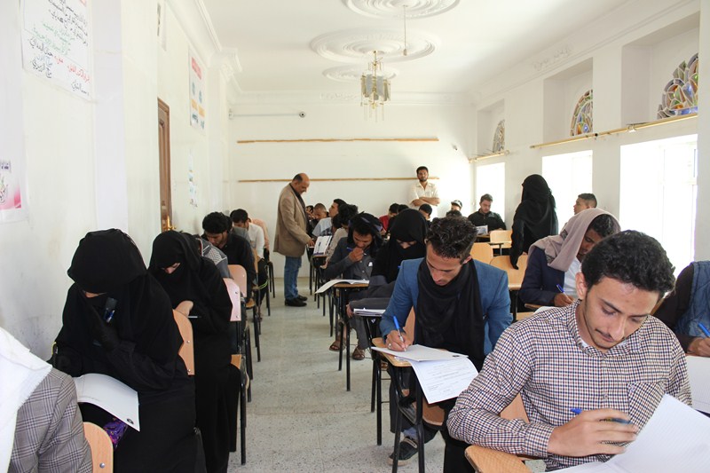 رئيس جامعة الناصر يتابع سير امتحانات الفصل الثاني بقسم تقنية المعلومات