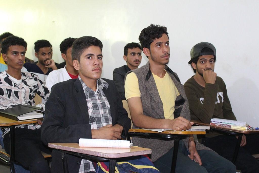 رئيس جامعة الناصر يتفقد سير العملية التعليمية بكليات العلوم الإدارية والإنسانية
