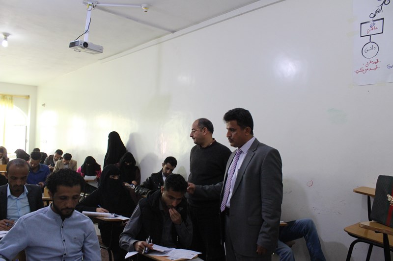 رئيس جامعة الناصر يتفقد سير امتحانات الفصل الأول بكلية العلوم الإداريةللعام 2019-2020م