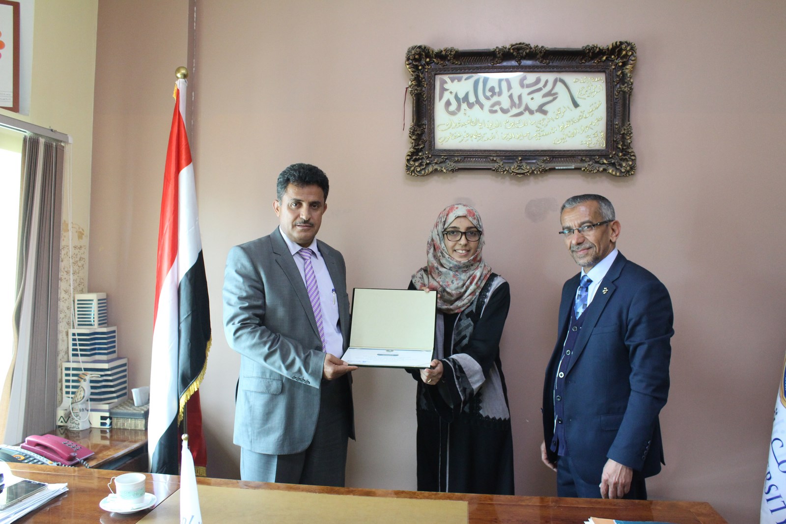 رئاسة جامعة الناصر تكرم رئيس قسم الصيدلة السابق الدكتور ياسر المذحجي