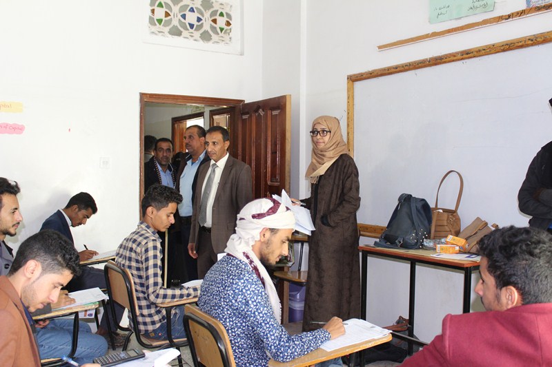رئيس جامعة الناصر يتفقد سير امتحانات الفصل الأول بكلية العلوم الطبية