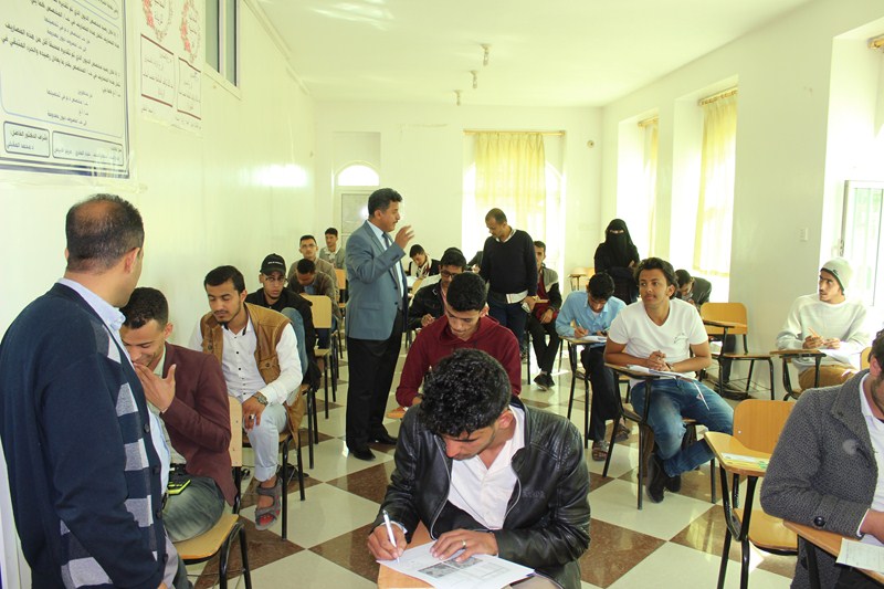 رئيس جامعة الناصر يتفقد سير امتحانات الفصل الأول بكلية العلوم الطبية