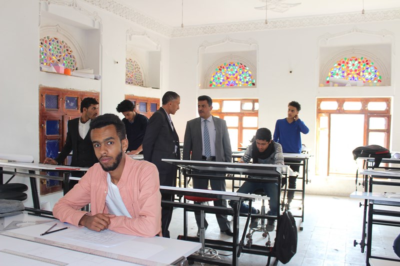 رئيس جامعة الناصر يتفقد سير العملية التعليمية بكلية الهندسة وعلوم الحاسوب