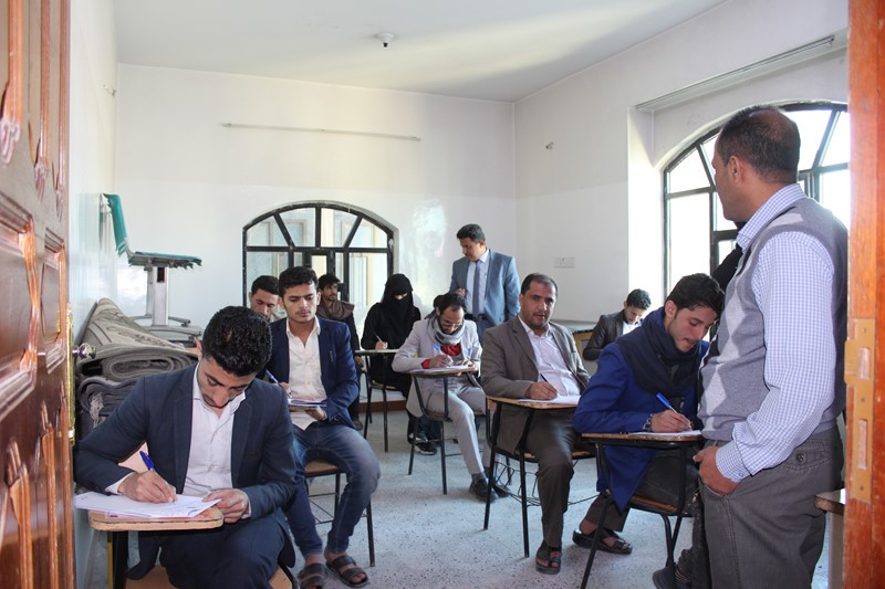 رئيس جامعة الناصر يتابع سير امتحانات الفصل الأول بكلية العلوم الطبية