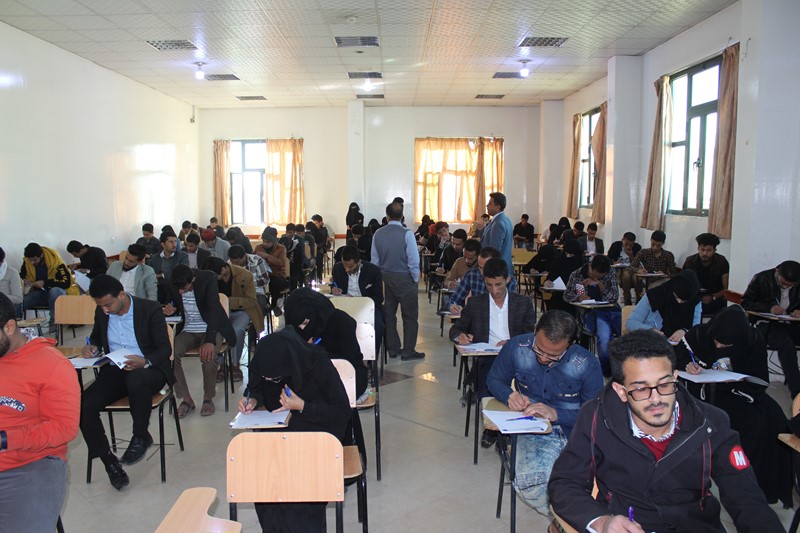 رئيس جامعة الناصر يتابع سير امتحانات الفصل الأول بكلية العلوم الطبية