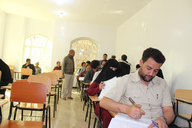 رئيس جامعة الناصر يتابع سير امتحانات الفصل الأول بكلية العلوم الإنسانية