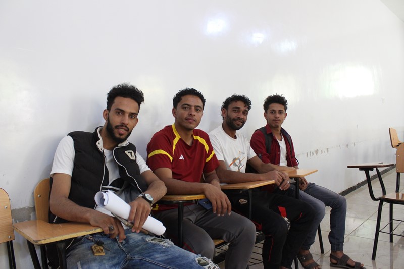 رئيس جامعة الناصر يكرم منتخب كرة القدم