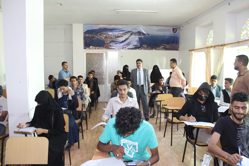 رئيس جامعة الناصر يتابع سير امتحانات نهاية الفصل الثاني بكلية الهندسة وعلوم الحاسوب