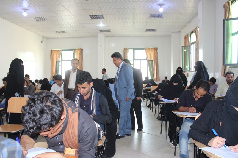 رئيس جامعة الناصر يتابع سير امتحانات نهاية الفصل الثاني للعام 2020-2021م لكلية العلوم الطبية