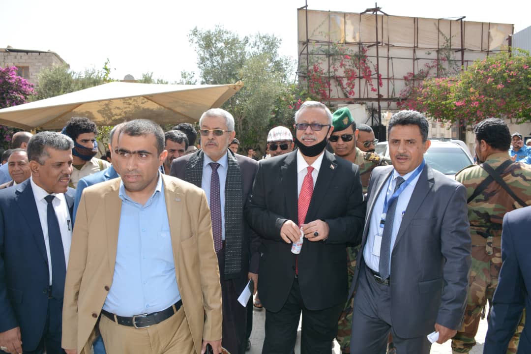 رئيس مجلس الوزراء يدشن معرض الصيدلي المنتج بجامعة الناصر
