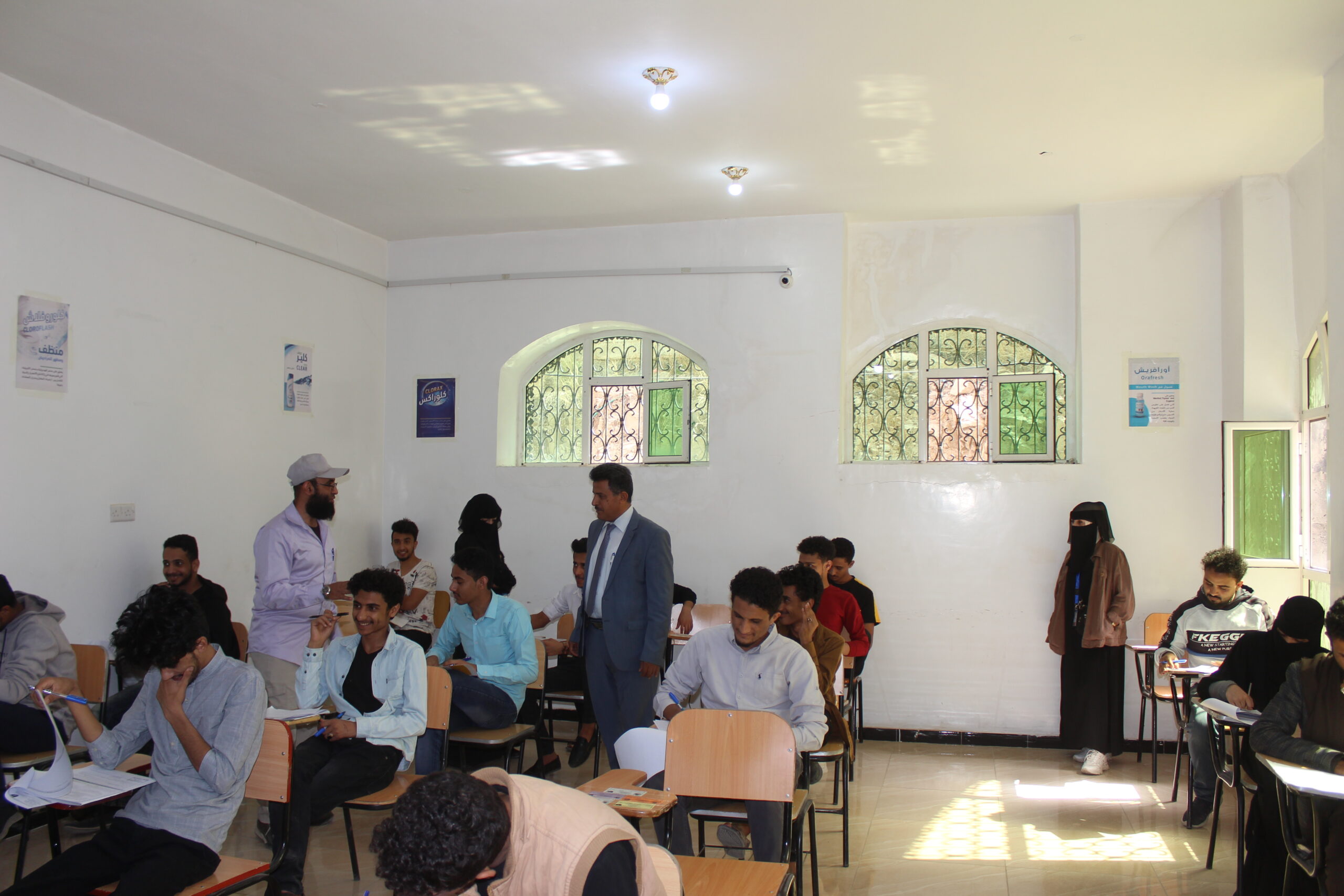 رئيس الجامعة يتابع امتحانات نهاية الفصل الثاني للعام الجامعي 2021-2022 م بقسم تقنية المعلومات بكلية الهندسة وعلوم الحاسوب وكلية العلوم الإنسانية