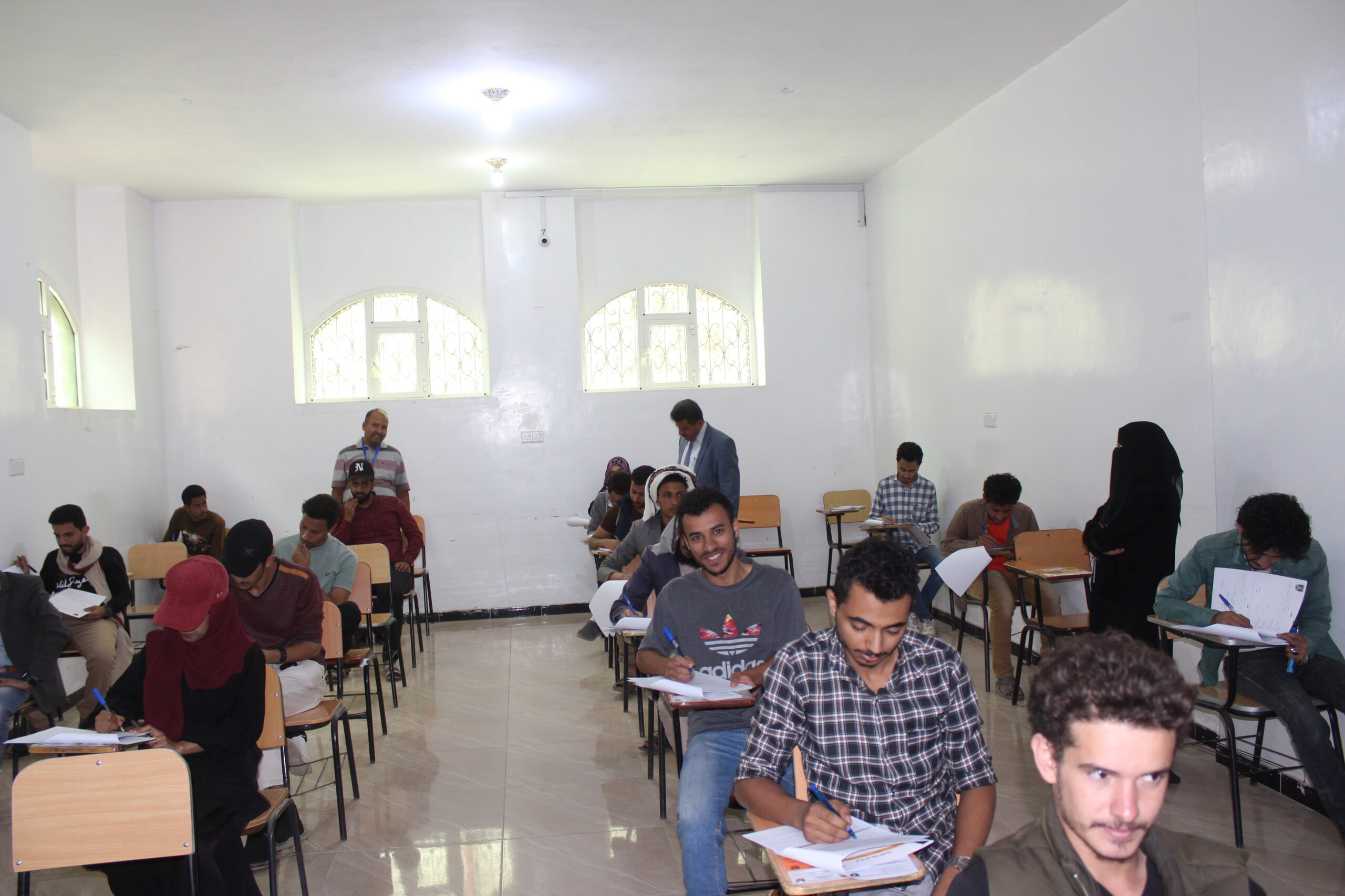رئيس الجامعة يتابع امتحانات نهاية الفصل الثاني للعام الجامعي 2021-2022 م بقسم تقنية المعلومات بكلية الهندسة وعلوم الحاسوب وكلية العلوم الإنسانية