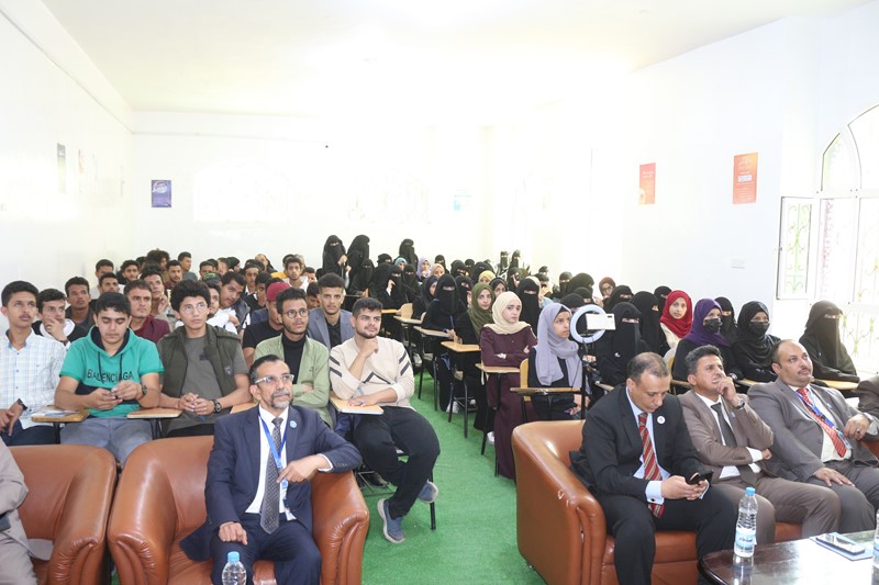 جامعة الناصر تقيم دورة تدريبية بعنوان "وظائف المستقبل ومتطلباتها" لخريجي الثانوية العامة