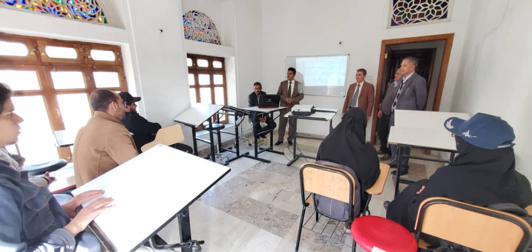 رئيس جامعة الناصر يتفقد المعامل الدراسية في كلية طب الأسنان