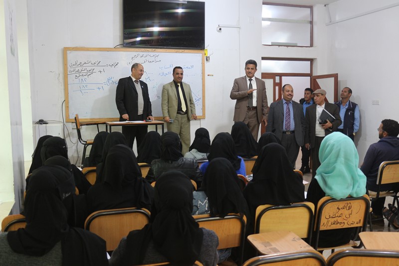 رئيس جامعة الناصر يتفقد القاعات الدراسية في كليتي العلوم الإدارية والعلوم الإنسانية