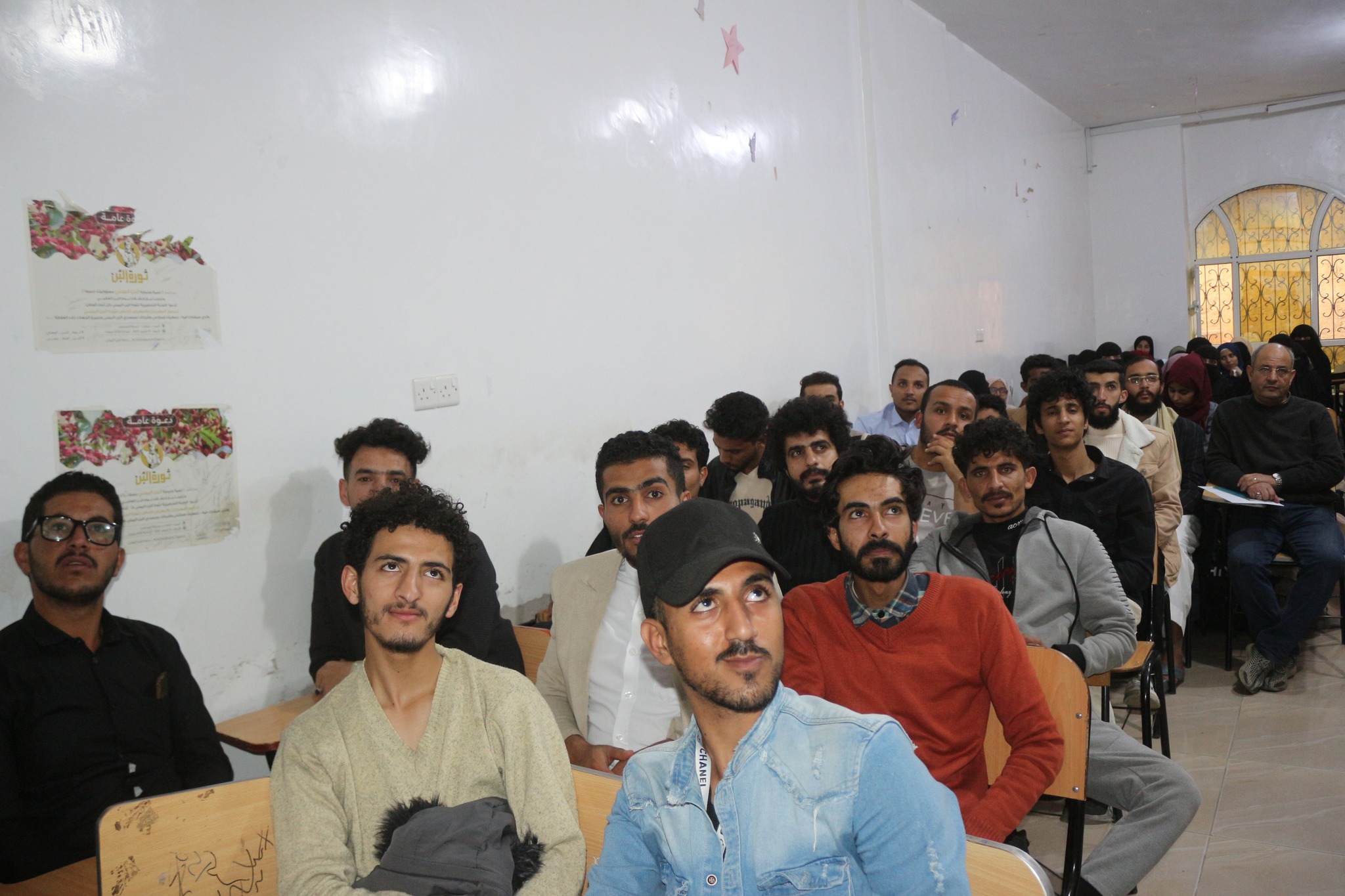 جامعة الناصر تقيم لقاءً تعريفياً لطلبة المستويات الأخيرة مع إنجاز اليمن