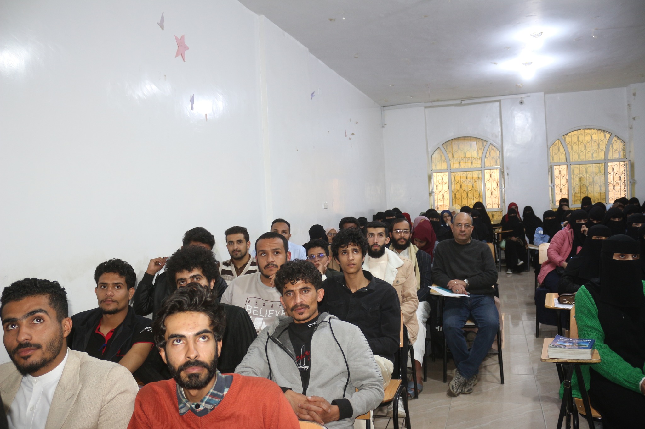 جامعة الناصر تقيم لقاءً تعريفياً لطلبة المستويات الأخيرة مع إنجاز اليمن