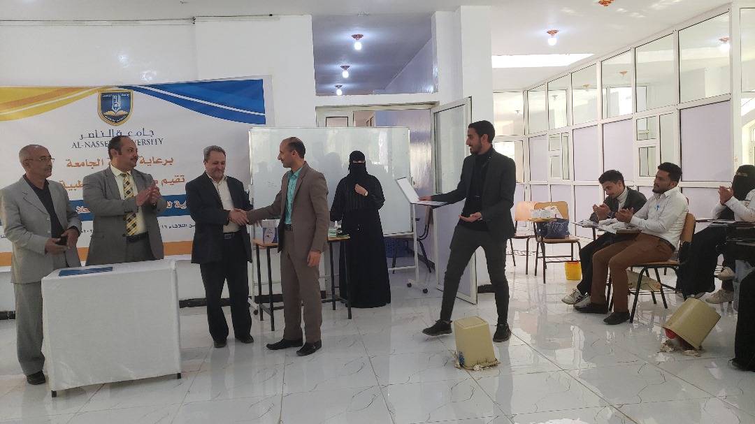 كلية العلوم الطبية بجامعة الناصر تختتم دورة الإسعافات الأولية للطلاب