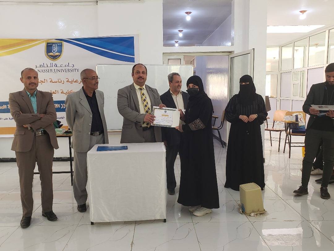 كلية العلوم الطبية بجامعة الناصر تختتم دورة الإسعافات الأولية للطلاب