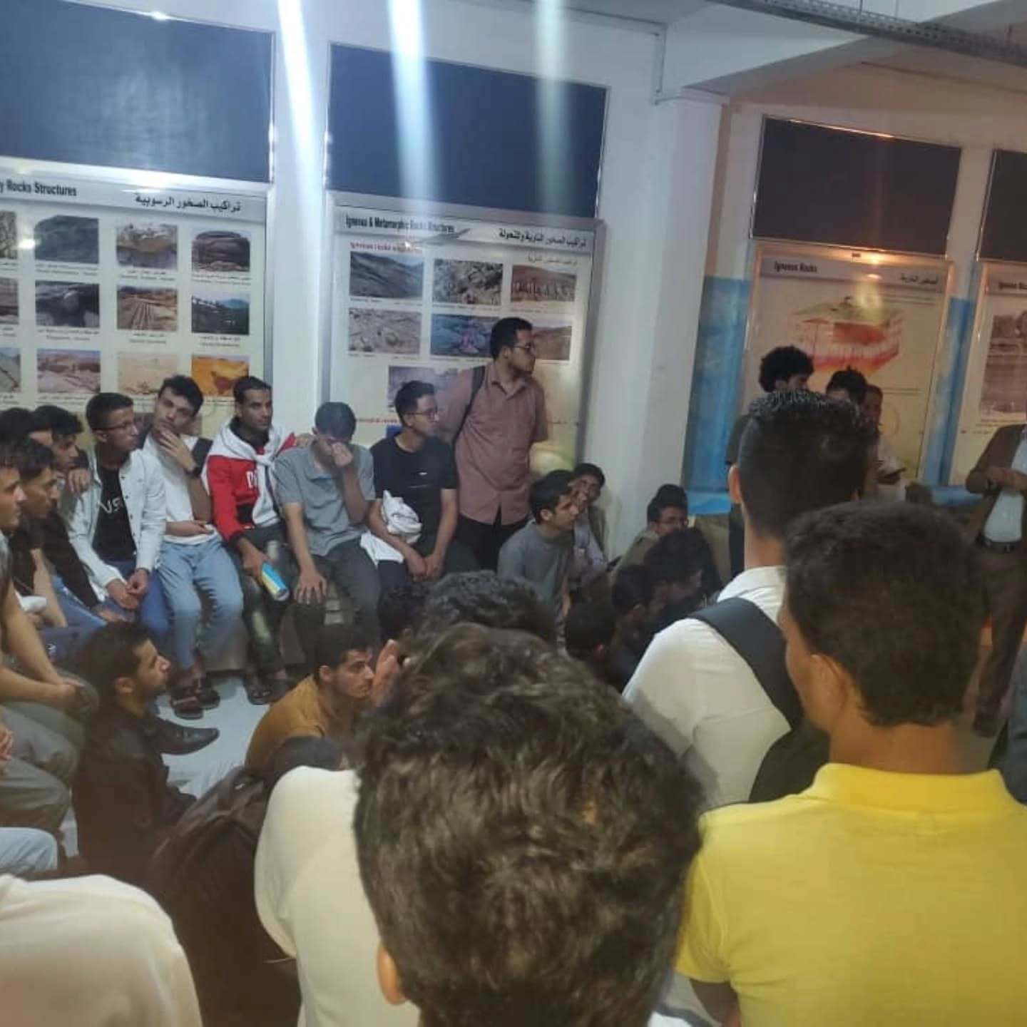 جامعة الناصر تعزز التطبيق العملي لطلاب الصيدلة بزيارات ميدانية نوعية