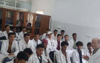 جامعة الناصر تعزز التطبيق العملي لطلاب الصيدلة بزيارات ميدانية نوعية