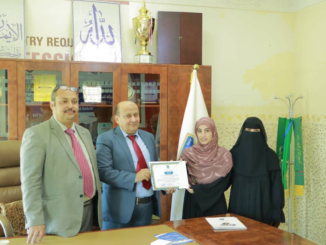 جامعة الناصر تكرّم الطالبات الفائزات في المسابقة العلمية