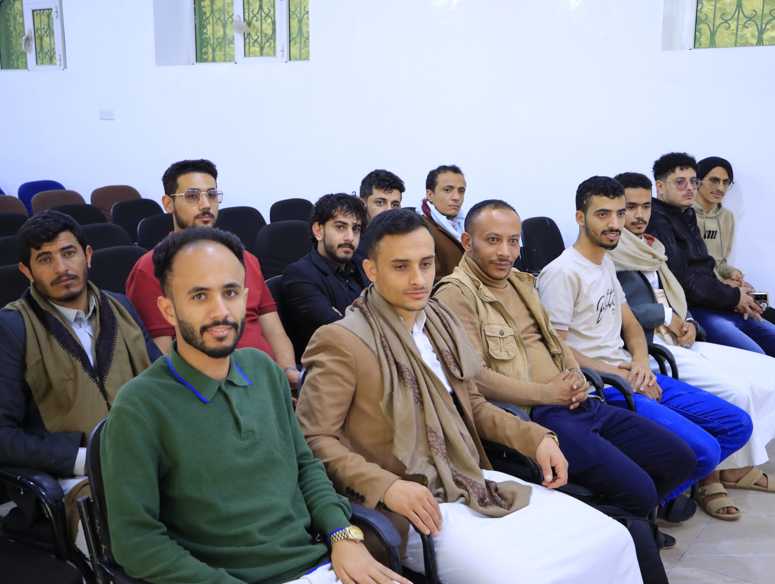 جامعة الناصر تعزز كفاءة خريجيها بلقاءات تحضيرية بكلية العلوم الإدارية والمالية.