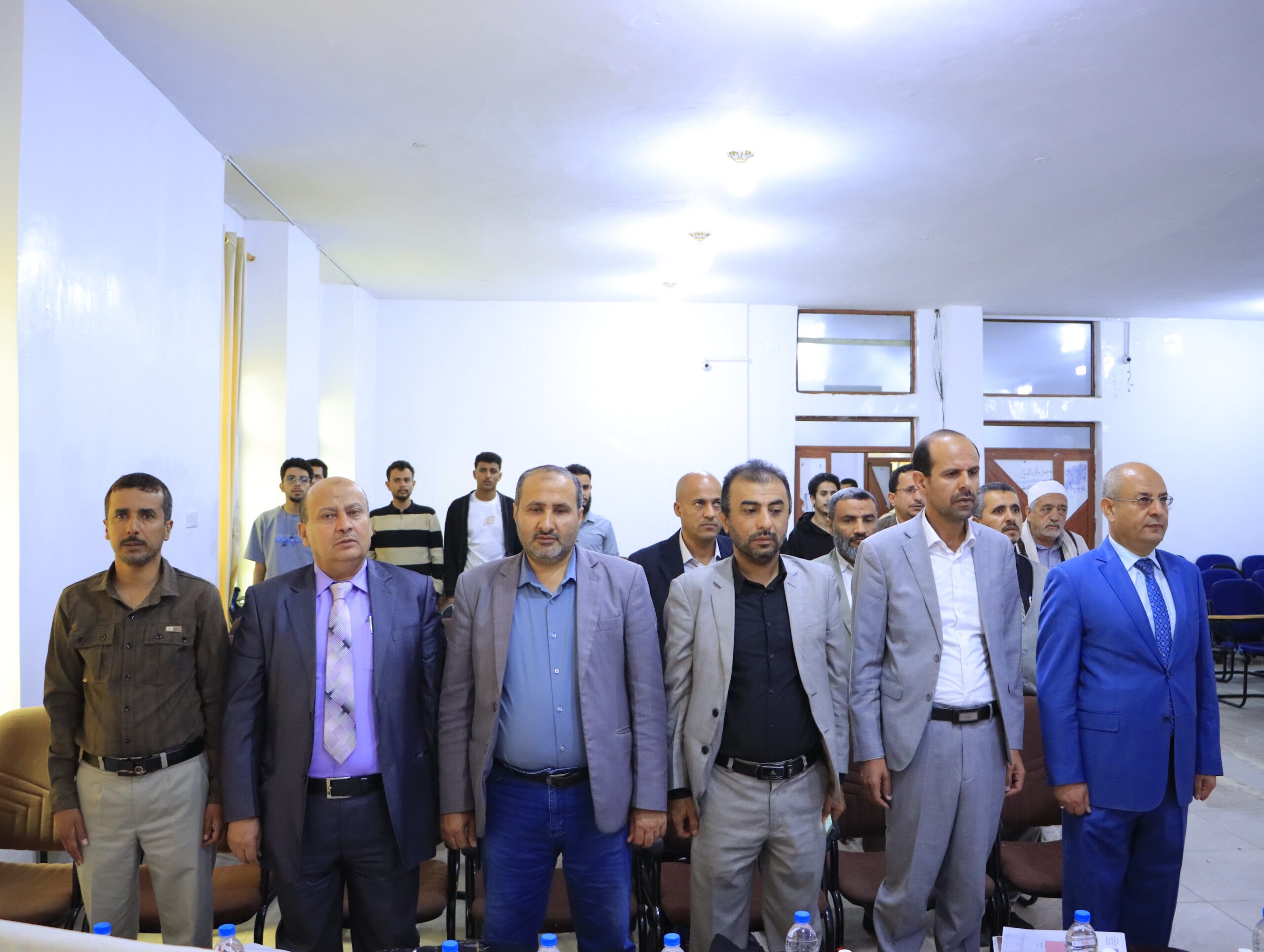 مناقشة مشاريع تخرج تقنية المعلومات في جامعة الناصر