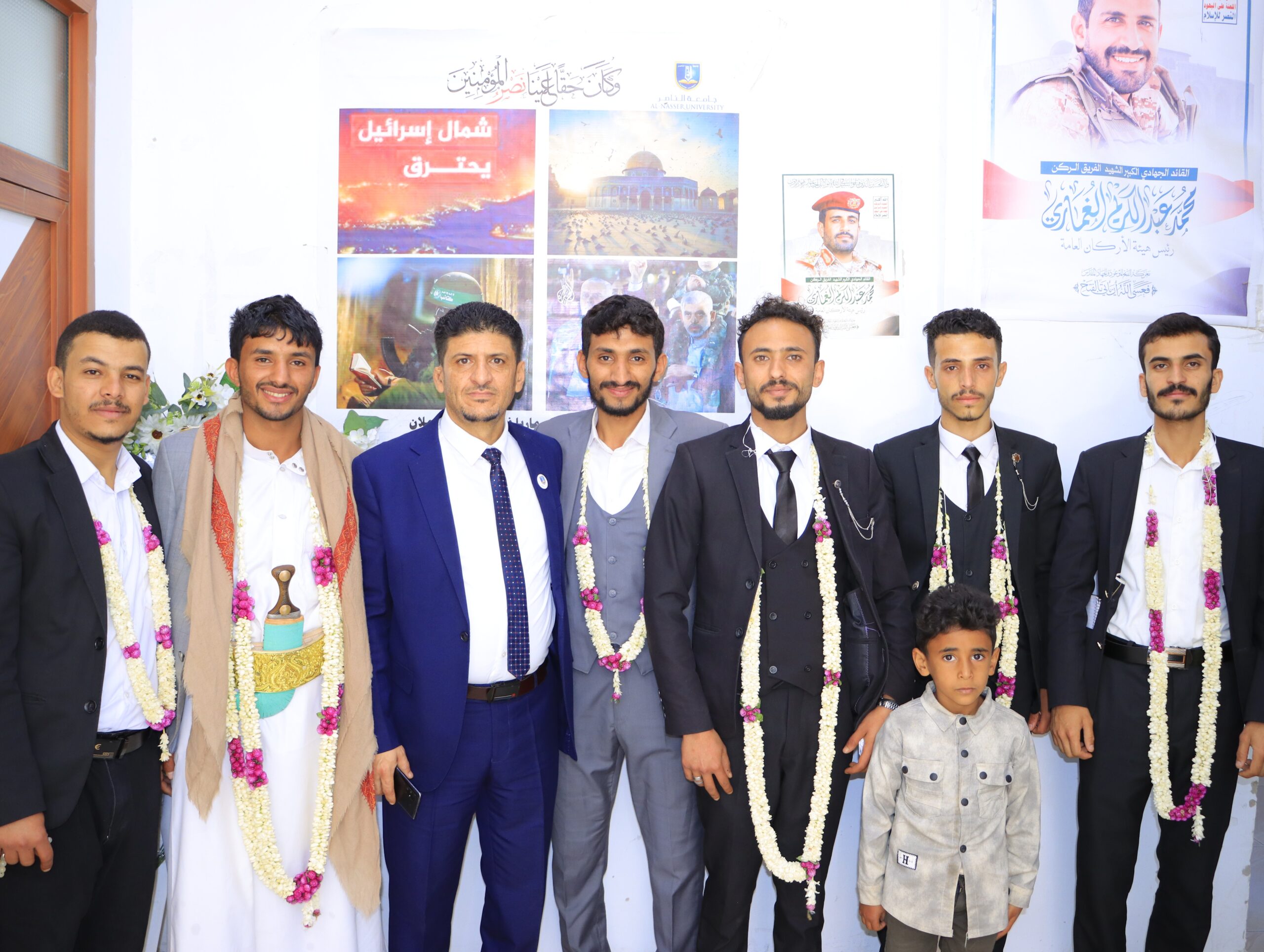 مناقشة أبحاث التخرج في جامعة الناصر لطلبة كلية العلوم الإدارية والمالية.