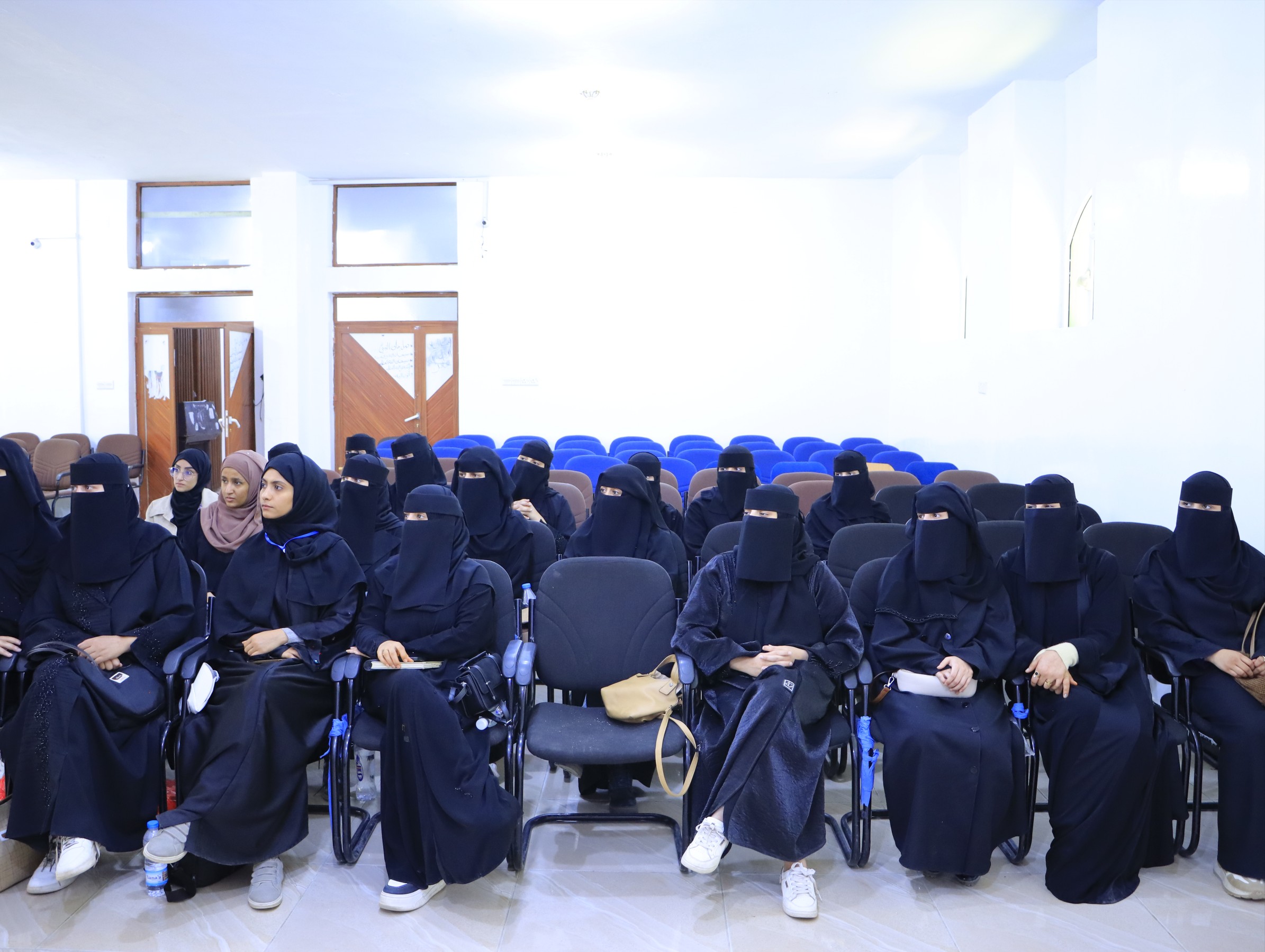 دورة تدريبية لتعليم اللغة الإنجليزية TESOL في جامعة الناصر