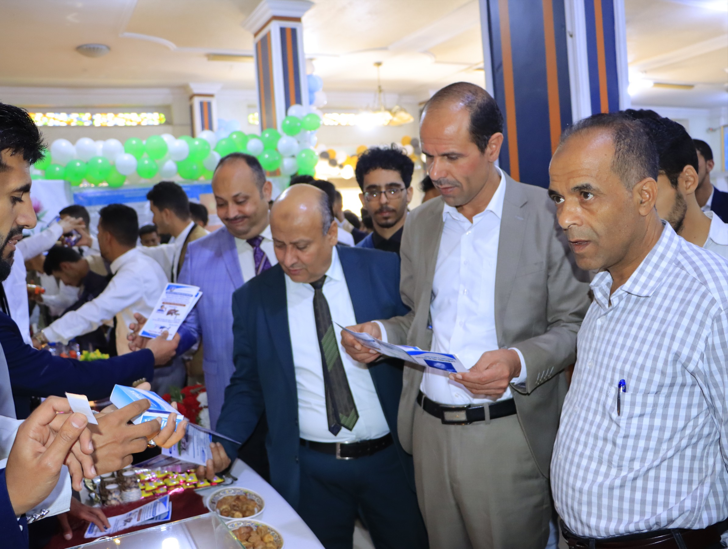 مشاريع طلاب الصيدلة والمختبرات والتمريض والتغذية العلاجية في جامعة الناصر