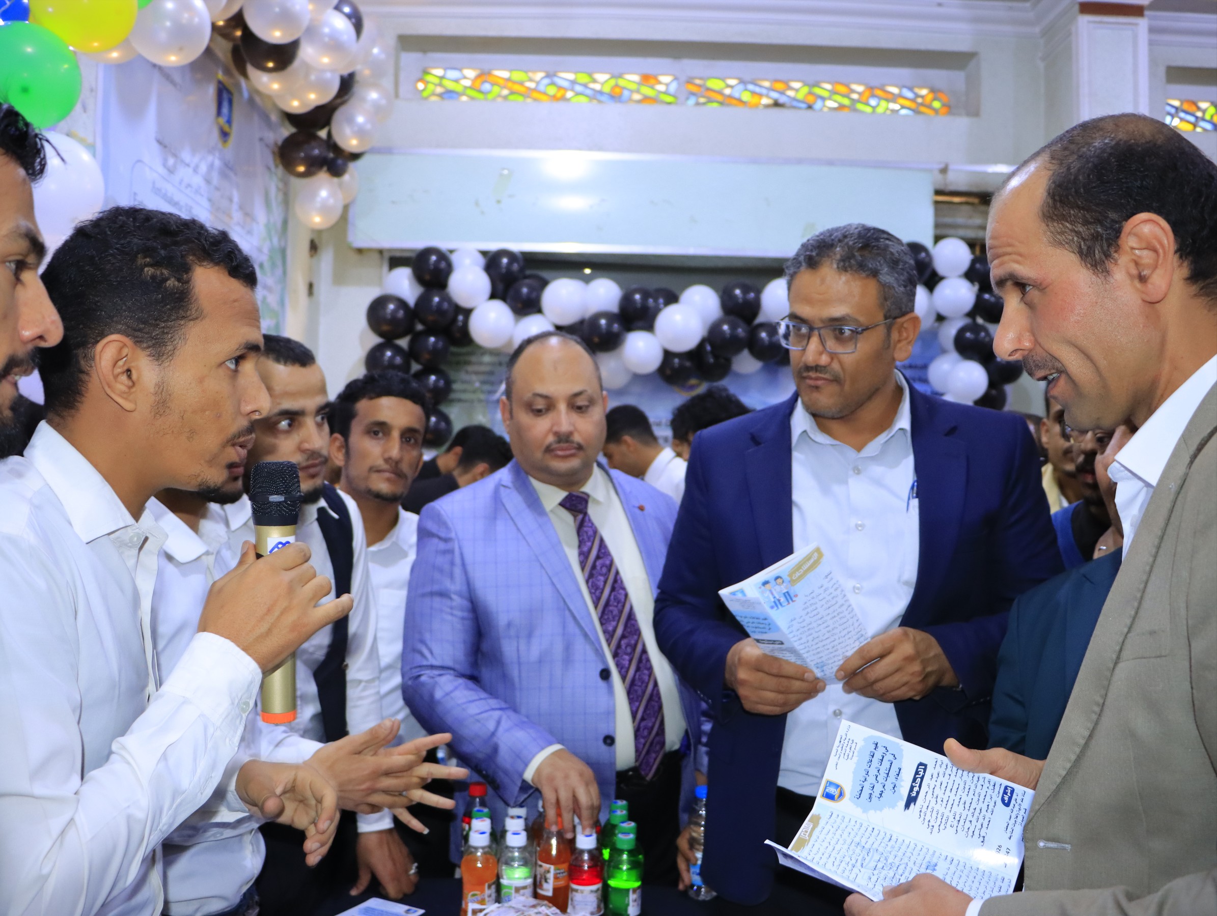 مشاريع طلاب الصيدلة والمختبرات والتمريض والتغذية العلاجية في جامعة الناصر