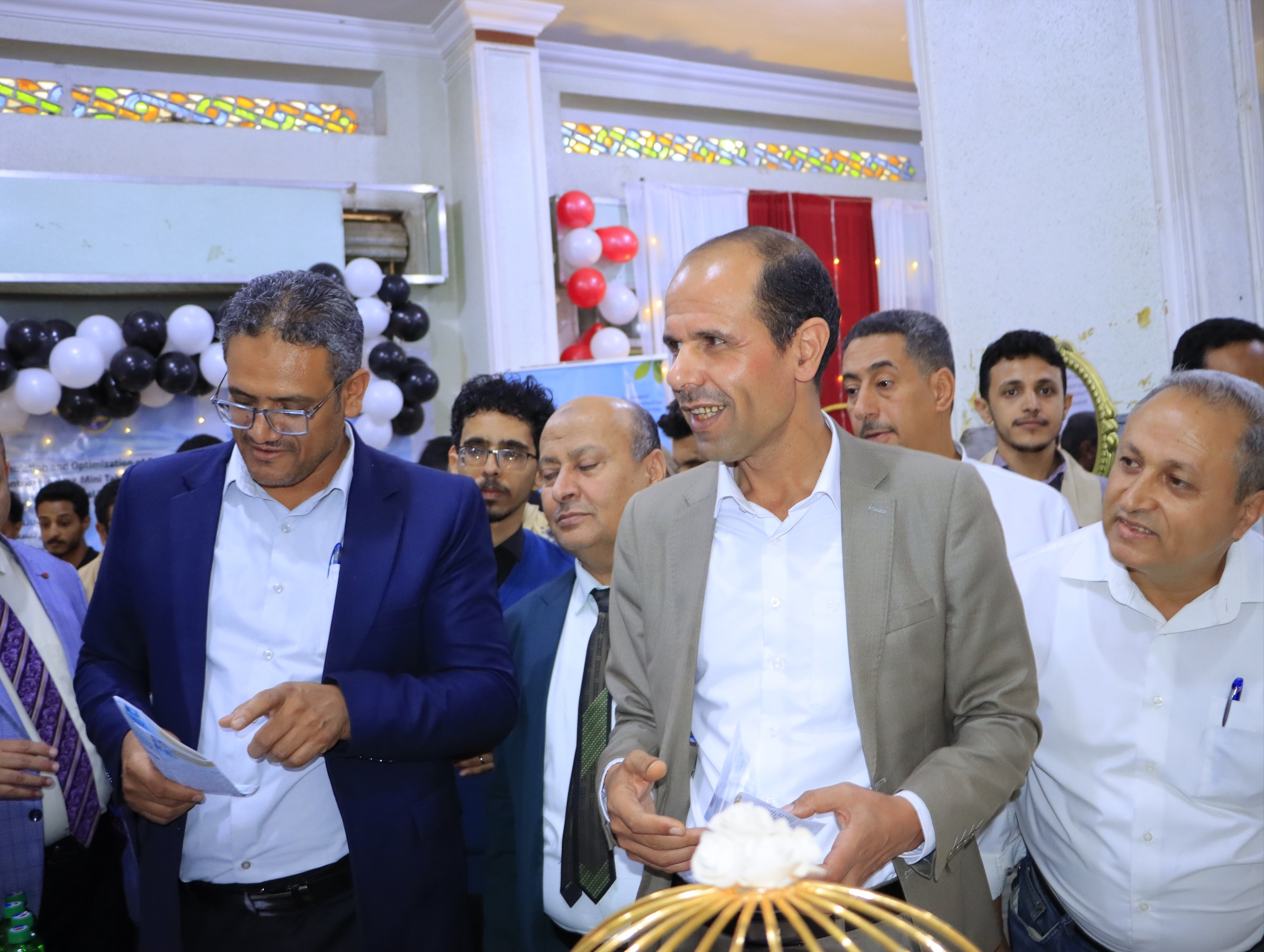 مشاريع طلاب الصيدلة والمختبرات والتمريض والتغذية العلاجية في جامعة الناصر